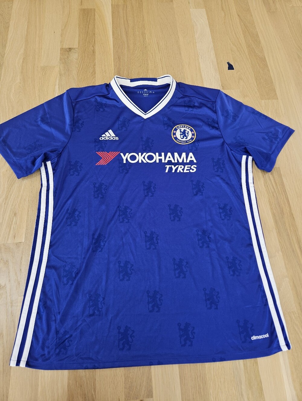 Adidas Chelsea Blue Home Jersey with White Trim and Red Sponsor - Size XL - Picture 1 of 10